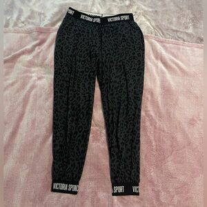 EUC Victoria Sport Leopard Print Joggers